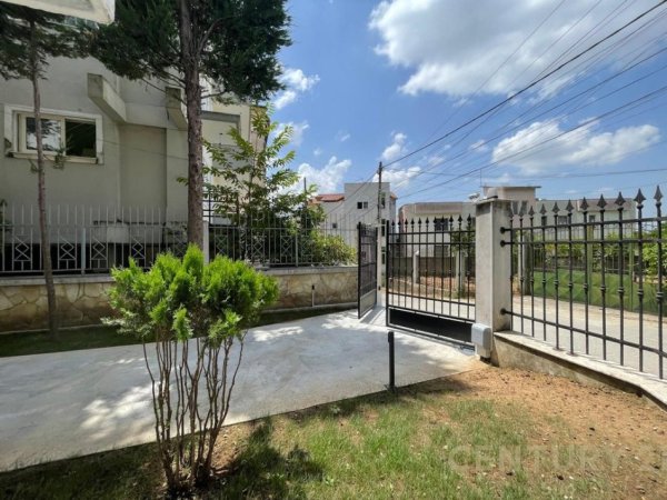 Tirane, jepet me qera Vile 3 Katshe Kati 3, 306 m² 2.500 € (Vilat amerikane)