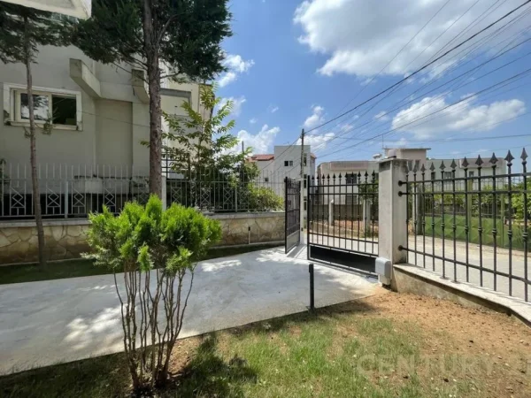 Tirane, jepet me qera Vile 3 Katshe Kati 3, 306 m² 2.500 € (Vilat amerikane)