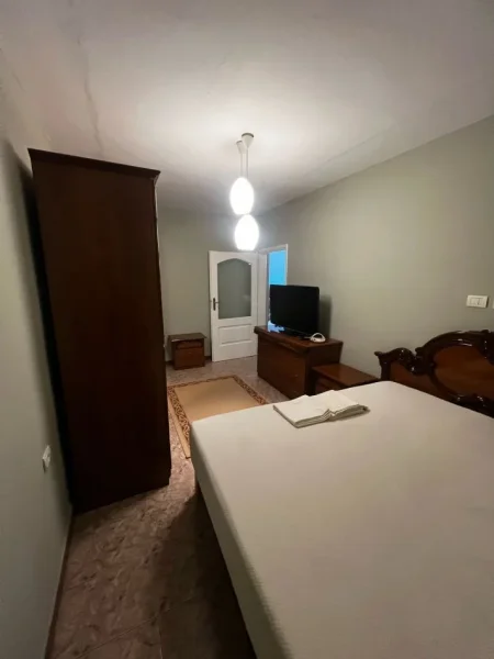 Tirane, jepet me qera apartament 2+1+Ballkon Kati 3, 120 m² 750 € (Rruga Bardhok Biba , Qender)