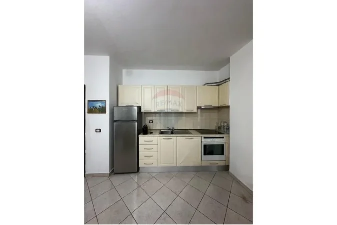 Tirane, jepet me qera apartament 2+1 Kati 4, 100 m² 550 € (Astir)