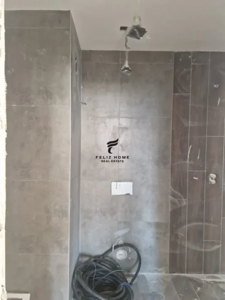 Tirane, shitet apartament 3+1+Ballkon Kati 3, 132 m² 191.000 € (UNAZA E RE)