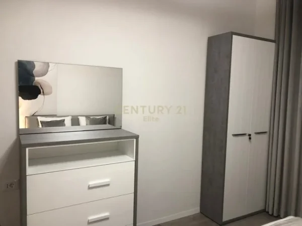 Tirane, jap me qera apartament 1+1+POST PARKIMI+Ballkon , 75 m² 1.100 € (Kompleksi Delijorgji)