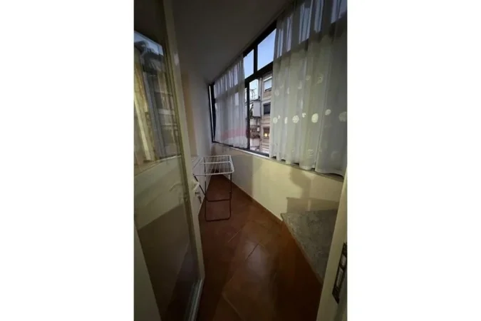 Tirane, jepet me qera apartament 2+1+Ballkon Kati 4, 105 m² 550 € (Rruga Ali Demi)