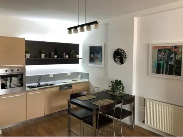 Tirane, shes apartament 2+1+2 , 111 m² 260.000 € (Komuna e Parisit)