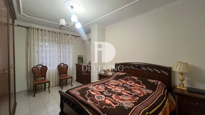Tirane, shitet 3+1 Kati 4, 144 m² 289.000 € (Komuna Parisit)
