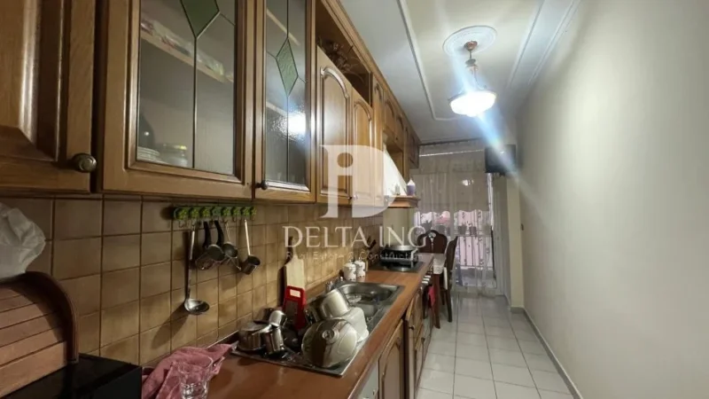 Tirane, shitet 3+1 Kati 4, 144 m² 289.000 € (Komuna Parisit)