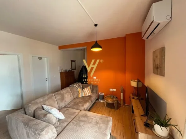 Tirane, shitet apartament 2+1+Ballkon Kati 8, 91 m² 200.850 € (QENDER)