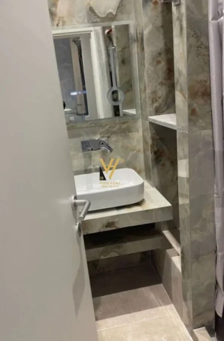 Tirane, shitet apartament 2+1+Ballkon Kati 8, 91 m² 200.850 € (QENDER)