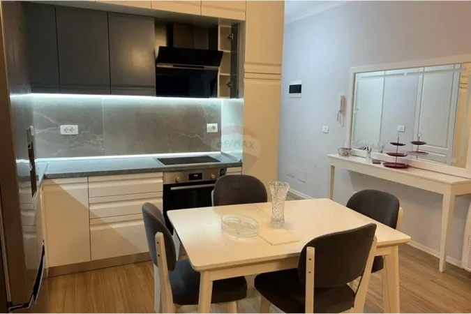 Tirane, jepet me qera apartament 2+1+Aneks+Ballkon Kati 3, 105 m² 800 € (Don Bosko)