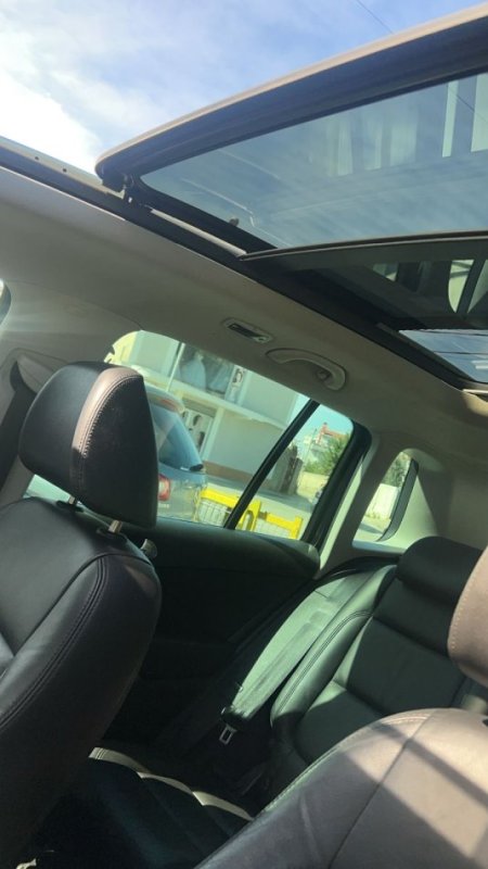 Tirane, shes makine Tiguan Nafte, e zeze automatik 195000 km 7.500 €