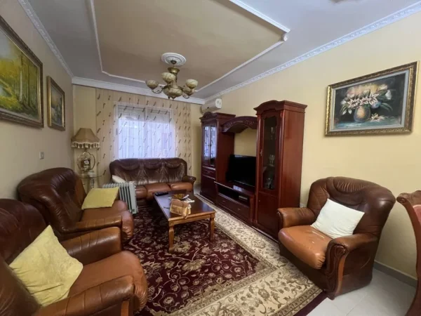 Tirane, shes apartament 3+1+Aneks+Ballkon Kati 4, 144 m² 288.000 € (Komuna Parisit , Lulishtja)