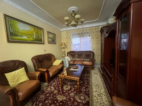 Tirane, shes apartament 3+1+Aneks+Ballkon Kati 4, 144 m² 288.000 € (Komuna Parisit , Lulishtja)