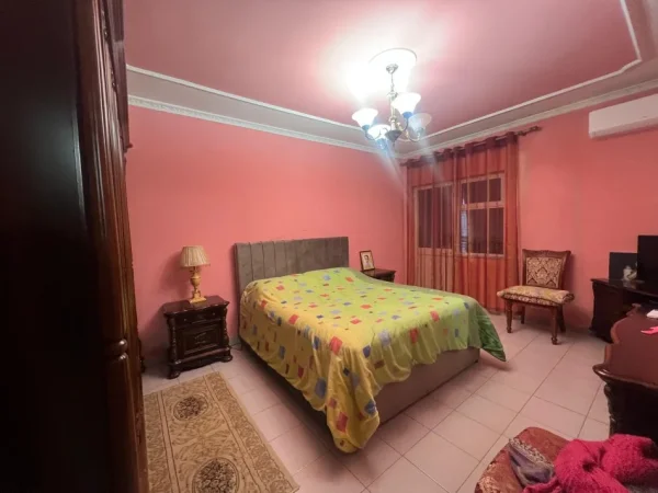 Tirane, shes apartament 3+1+Aneks+Ballkon Kati 4, 144 m² 288.000 € (Komuna Parisit , Lulishtja)