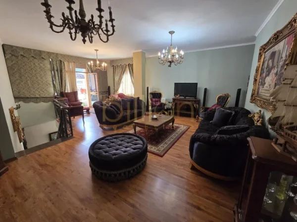 Tirane, shitet Vile 2 Katshe , 210 m² 500.000 € (Rruga Islam Alla, Tirana, Albania)