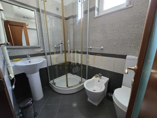 Tirane, shitet Vile 2 Katshe , 210 m² 500.000 € (Rruga Islam Alla, Tirana, Albania)