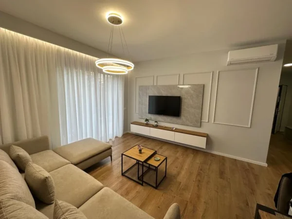 Tirane, shitet apartament 1+1 Kati 1, 68 m² 222.000 € (Shkolla kuqe)