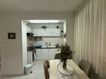 Tirane, jepet me qera apartament 3+1+Ballkon Kati 2, 91 m² 550 € (Qera, Apartament 3+1, Xhamllik, Tiranë. AREA50915)