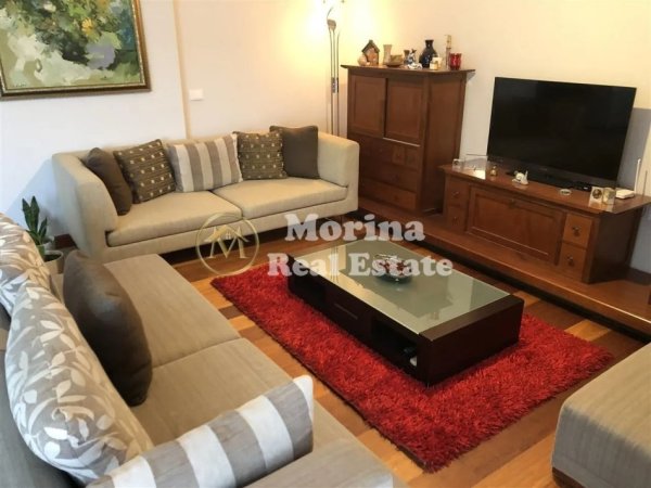 Tirane, jepet me qera apartament 3+1+Ballkon Kati 6, 150 m² 1.100 € (Myslym Shyri)