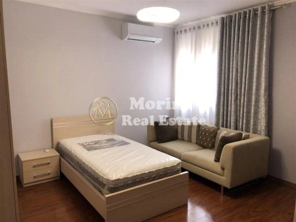Tirane, jepet me qera apartament 3+1+Ballkon Kati 6, 150 m² 1.100 € (Myslym Shyri)