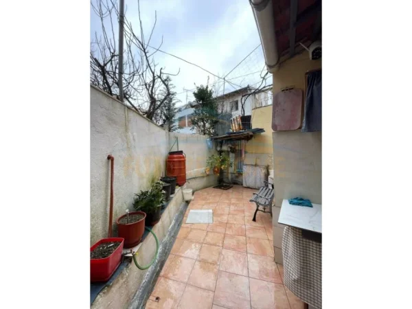 Durres, shitet 2+1+Ballkon , 133 m² 80.000 € (gjykata durres)