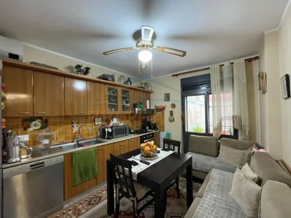 Durres, shitet 2+1+Ballkon , 133 m² 80.000 € (gjykata durres)