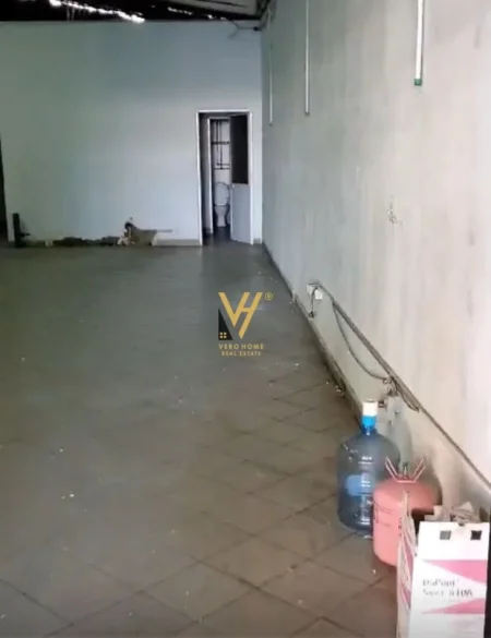 Tirane, jepet me qera magazine Kati 0, 500 m² 4.000 € (ISH DOGANA)