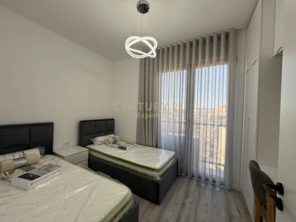 Tirane, jepet me qera apartament 2+1+Aneks+Ballkon Kati 7, 80 m² 800 € (Don Bosko)