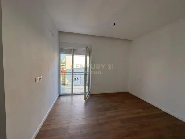 Tirane, shes Vile 3 Katshe Kati 3, 467 m² (SHKOZE)