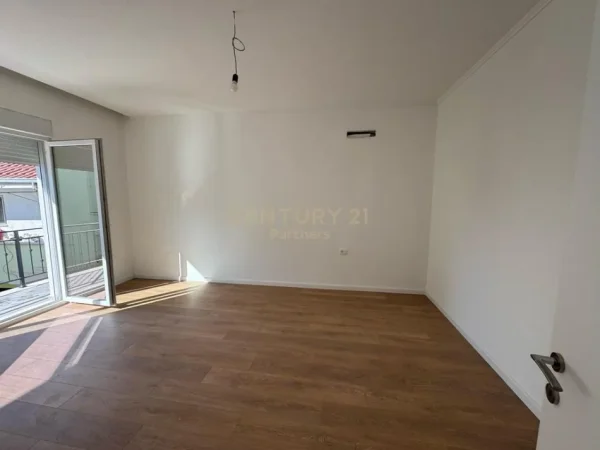 Tirane, shes Vile 3 Katshe Kati 3, 467 m² (SHKOZE)