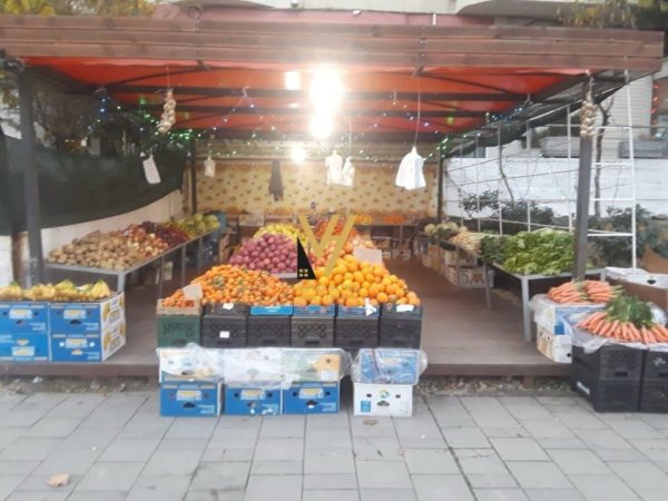 Tirane, jepet me qera ambjent biznesi Kati 0, 60 m² 500 € (SHKOZE)