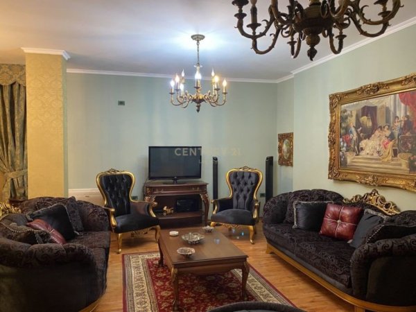 Tirane, jepet me qera Vile 2 Katshe Kati 2, 128 m² 1.100 € (Islam Alla)