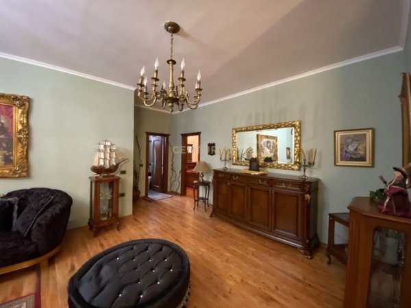 Tirane, jepet me qera Vile 2 Katshe Kati 2, 128 m² 1.100 € (Islam Alla)