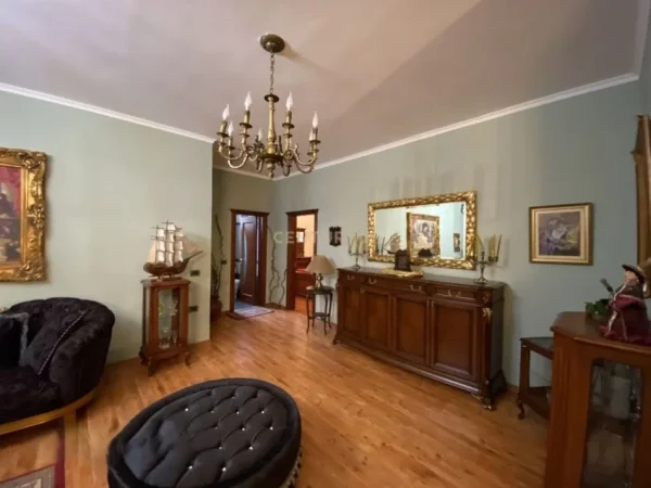 Tirane, jepet me qera Vile 2 Katshe Kati 2, 128 m² 1.100 € (Islam Alla)