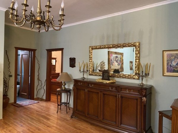 Tirane, jepet me qera Vile 2 Katshe Kati 2, 128 m² 1.100 € (Islam Alla)