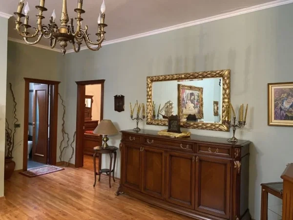 Tirane, jepet me qera Vile 2 Katshe Kati 2, 128 m² 1.100 € (Islam Alla)