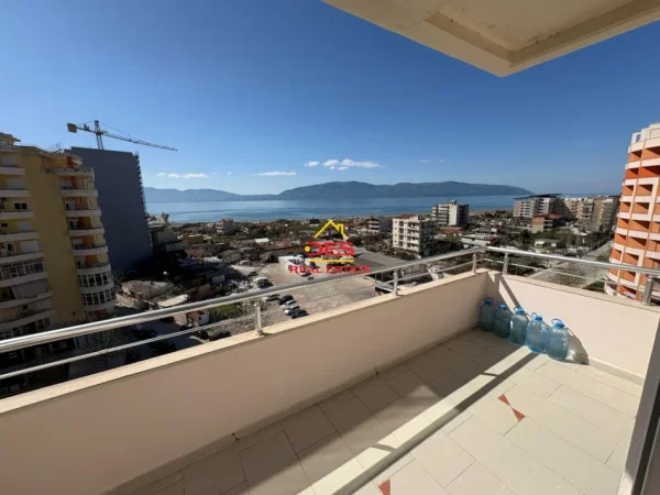 Vlore, jepet me qera apartament 1+1+Ballkon Kati 9, 70 m² 400 € (Rruga Kosova)