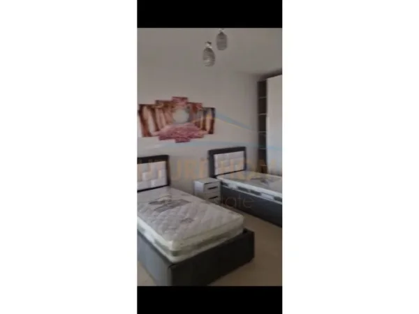 Durres, shitet apartament 2+1+Ballkon Kati 10, 110.000 € (DURRES STACIONI I TRENIT)