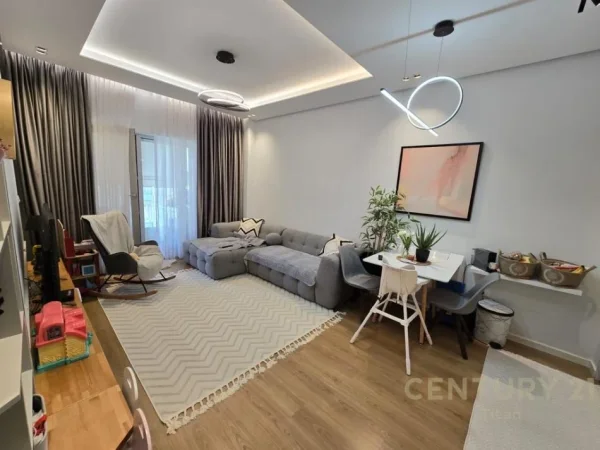 Tirane, shes apartament 2+1+Aneks+Ballkon Kati 6, 80 m² 200.000 € (Foleja e Gjelber)