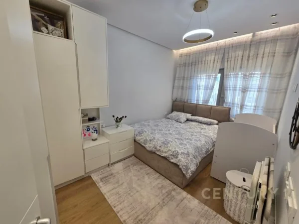 Tirane, shes apartament 2+1+Aneks+Ballkon Kati 6, 80 m² 200.000 € (Foleja e Gjelber)