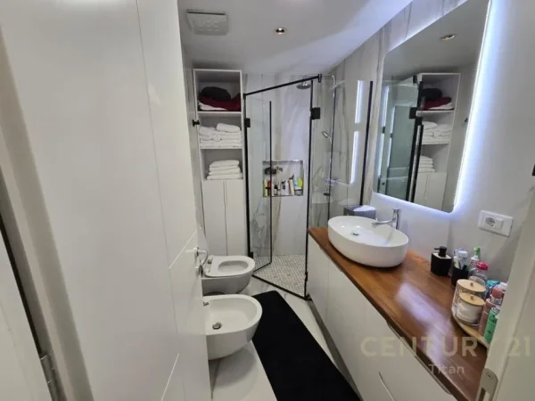 Tirane, shes apartament 2+1+Aneks+Ballkon Kati 6, 80 m² 200.000 € (Foleja e Gjelber)