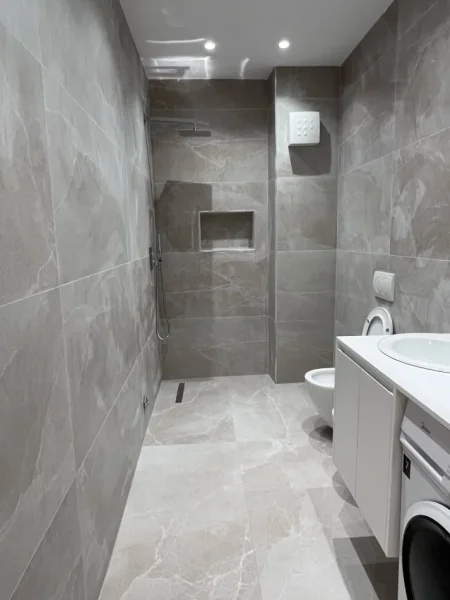 Tirane, shitet apartament 2+1+Aneks+Ballkon Kati 8, 106 m² 160.000 € (yzberisht)