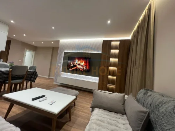 Tirane, jepet me qera apartament 2+1 Kati 4, 66 m² 600 € (Unaza e re)