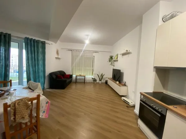 Tirane, jap me qera apartament 2+1+Ballkon Kati 2, 93 m² 450 € (Ali Demi, kompleksi Kaimi)