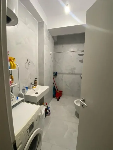 Tirane, jap me qera apartament 2+1+Ballkon Kati 2, 93 m² 450 € (Ali Demi, kompleksi Kaimi)