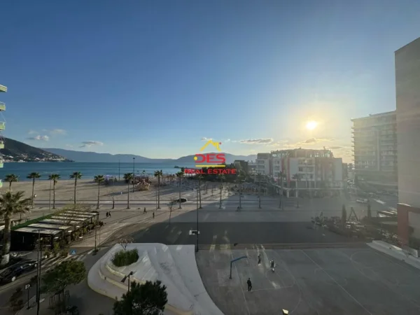 Vlore, jepet me qera apartament 2+1+Ballkon Kati 5, 120 m² 800 € (Rruga Çamëria)