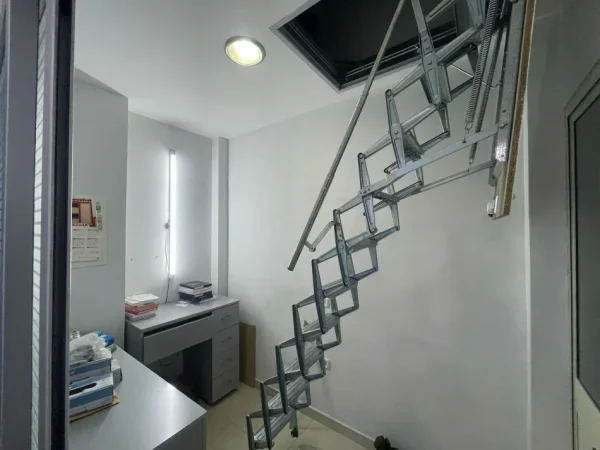 Tirane, shes dyqan Kati 0, 37 m² 72.000 € (Riza Cerova)