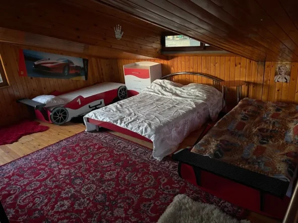 Tirane, jepet me qera Vile 2+1+Ballkon Kati 4, 140 m² 370 € (Rrethi i Shkozes)