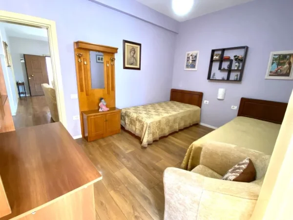 Tirane, shes apartament 2+1 Kati 3, 122 m² 210.000 € (vasil shanto)