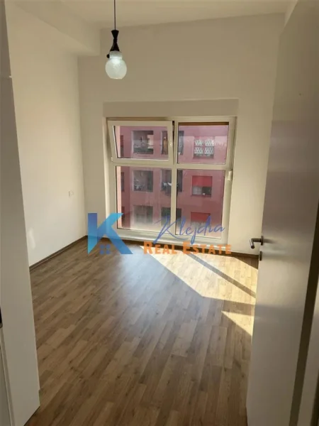 Tirane, jap me qera apartament 1+1+Ballkon Kati 8, 53 m² (Ali Dem, te kompleksi Mangalem)