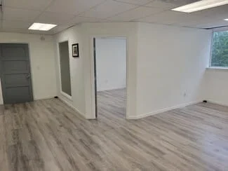 Tirane, jepet me qera zyre Kati 2, 50 m² 500 € (myslym shyri)